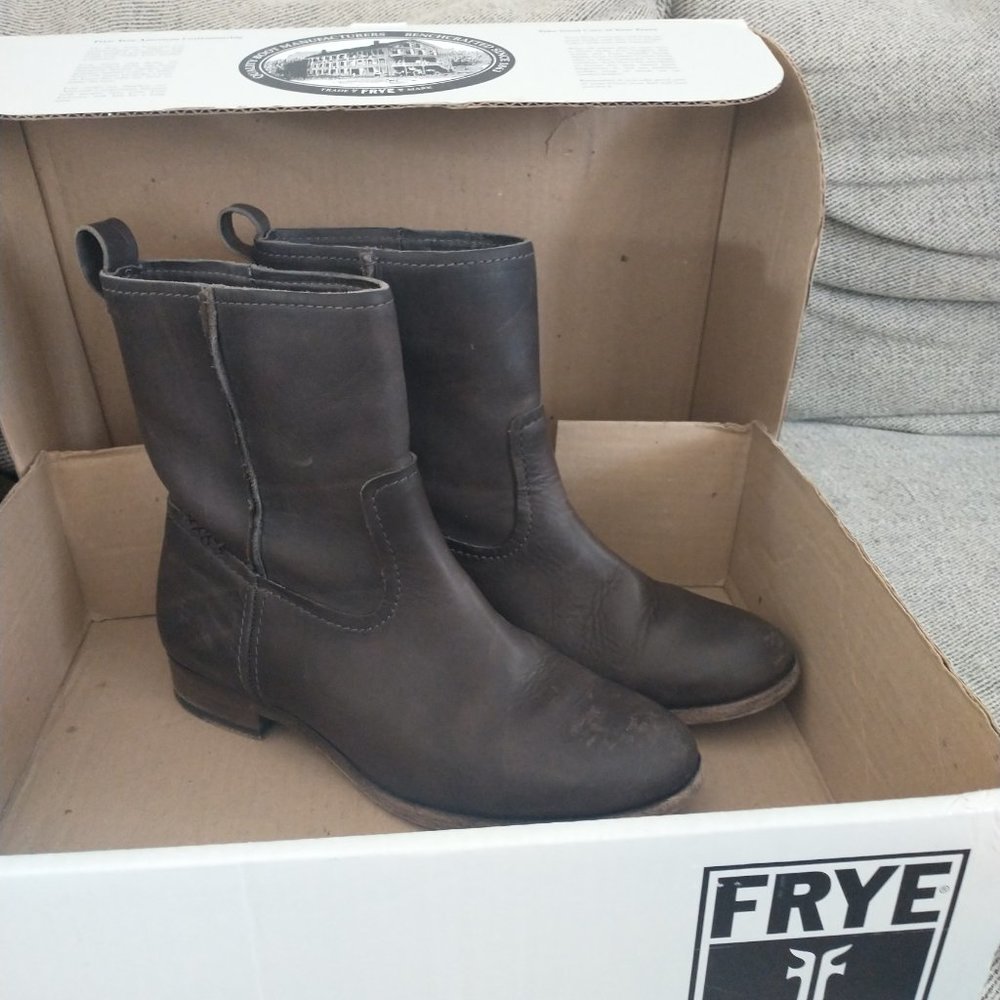 Frye brand Cara Short boot